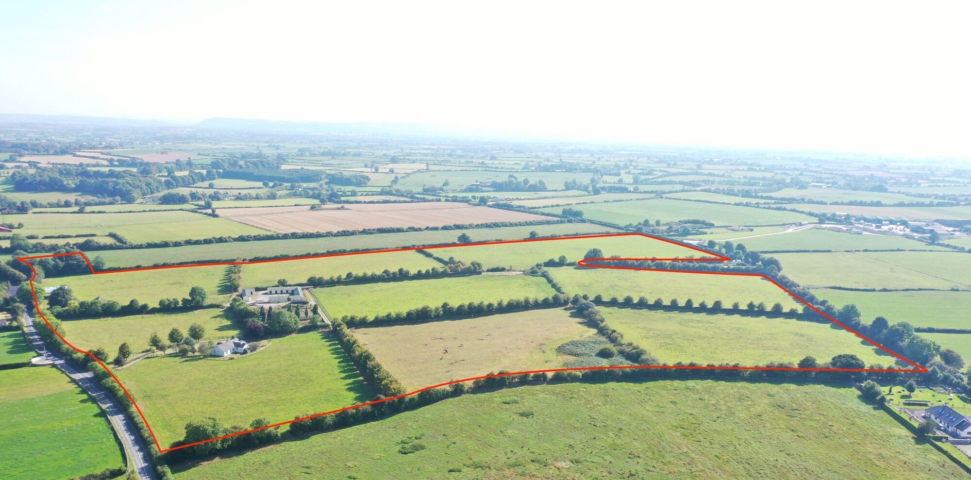 Carrigdownan Stud is a quality stud farm that comprises superb lands, excellent facilities and two homes.