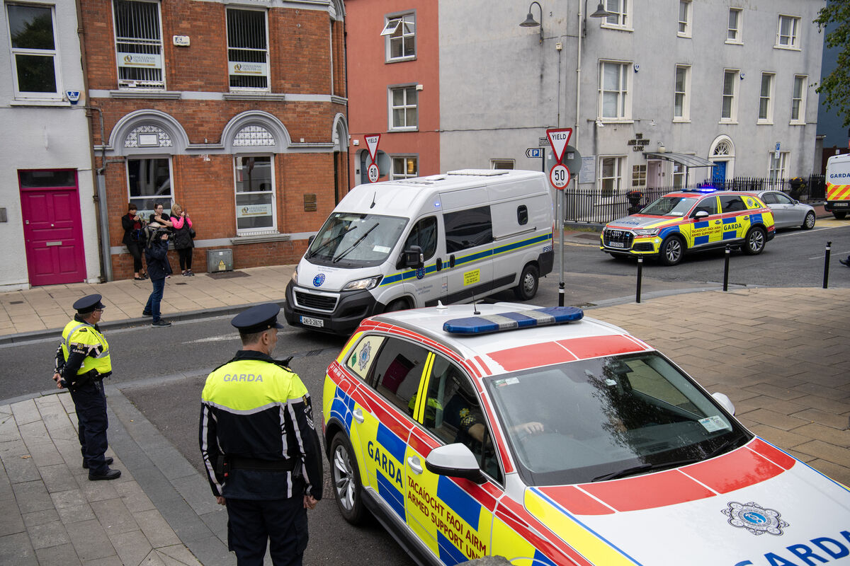 Gardaí bringing Nathan McDonnell and James Leen to Tralee Court in April 2024. Photo: Domnick Walsh © Eye Focus LTD