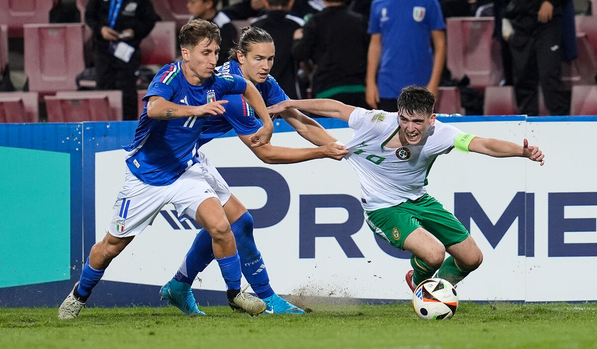 Ireland’s Andrew Moran with Tommaso Baldanzi and Daniele Ghilardi. Pic: ©INPHO/Matteo Ciambelli