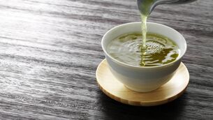 <p>Green tea from China is the oldest form of tea, with its production dating back millennia. It remains one of the most popular teas as its purported health benefits continue to be promoted, but is there any evidence to back up these claims?</p>