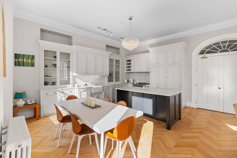 Graceful interior fanlight