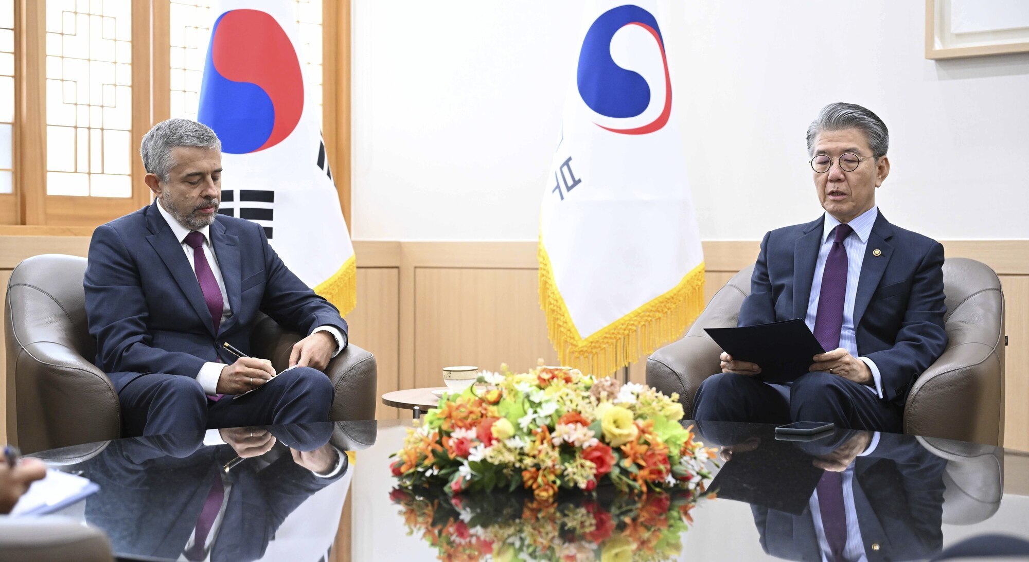South Korea calls for immediate withdrawal of North Korean troops from Russia