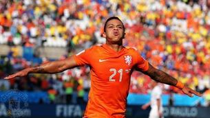 United sign Memphis Depay