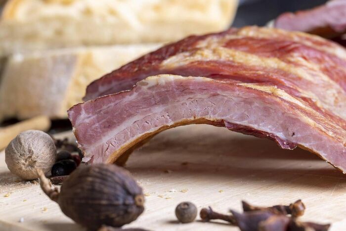 Bide Bodice or Salted Ribs with Champ or Colcannon