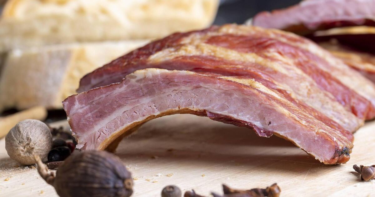 Bide Bodice or Salted Ribs with Champ or Colcannon