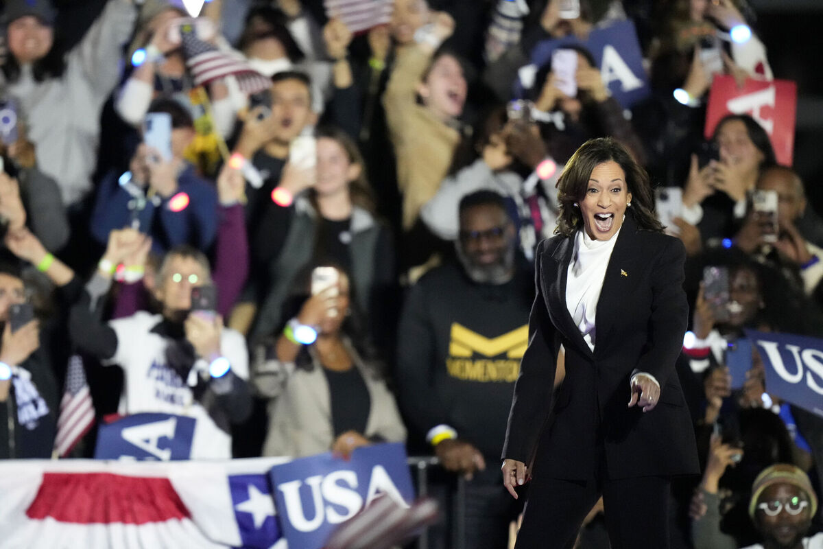 Democratic presidential nominee Vice President Kamala Harris arrives to deliver remarks during a campaign event at the Ellipse near the White House in Washington, Tuesday, Oct. 29, 2024. (AP Photo/Stephanie Scarbrough) Democratic presidential nominee Vice President Kamala Harris arrives to deliver remarks during a campaign event at the Ellipse near the White House in Washington, Tuesday, Oct. 29, 2024. (AP Photo/Stephanie Scarbrough)
