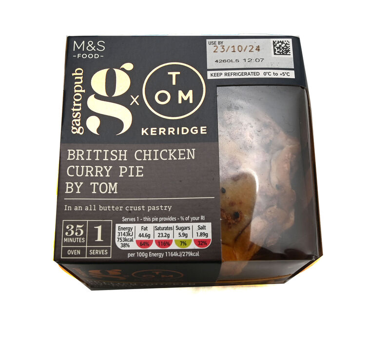 M&amp;S Gastropub British Chicken Curry Pie 270g €11