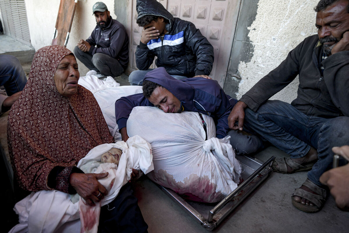 Palestinians mourn their relatives killed in the Israeli bombardment of the Gaza Strip at a hospital morgue in Deir al-Balah, Friday, Nov. 1, 2024. (AP Photo/Abdel Kareem Hana) Palestinians mourn their relatives killed in the Israeli bombardment of the Gaza Strip at a hospital morgue in Deir al-Balah, Friday, Nov. 1, 2024. (AP Photo/Abdel Kareem Hana)