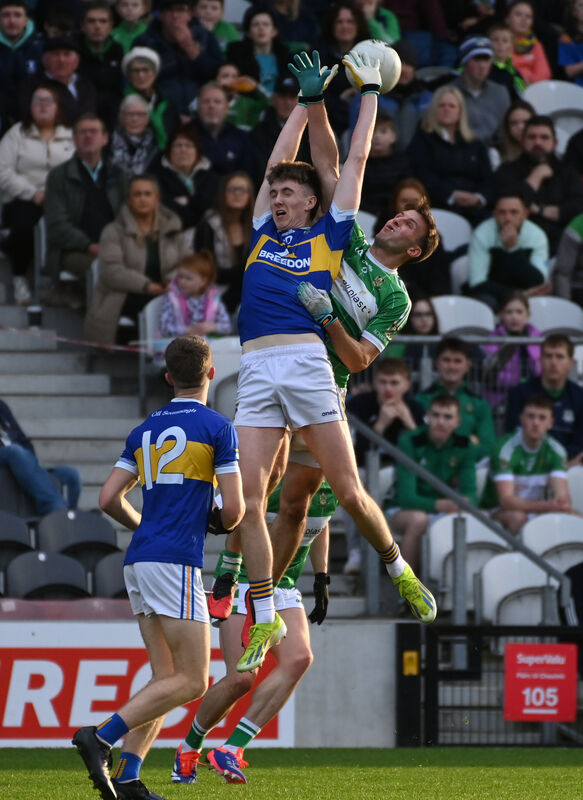 AIR TIME: Kilshannig's Tom Cunningham and Aghabullogue's Conor Smith go high for the ball. Pic: Eddie O'Hare AIR TIME: Kilshannig's Tom Cunningham and Aghabullogue's Conor Smith go high for the ball. Pic: Eddie O'Hare