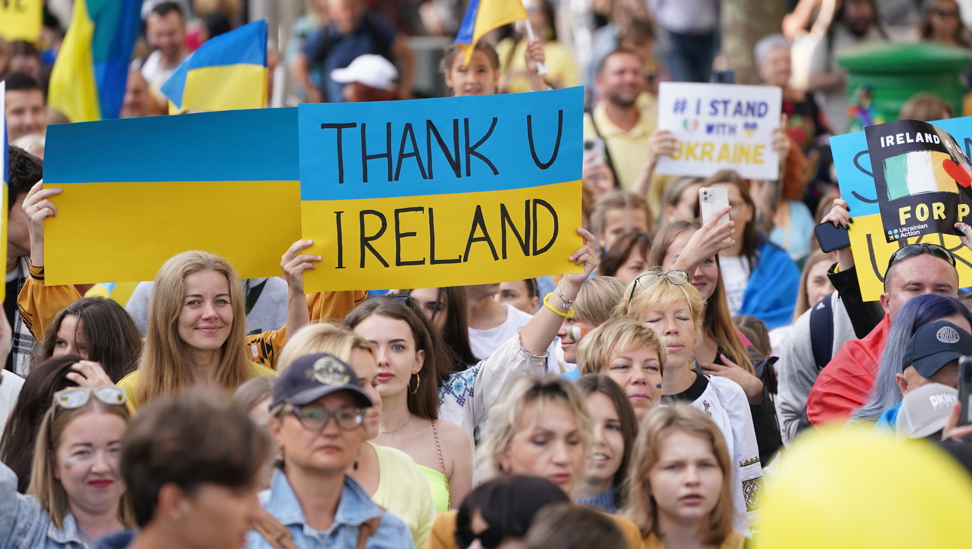 Giving migrants access to Irish classes could help with integration, study says
