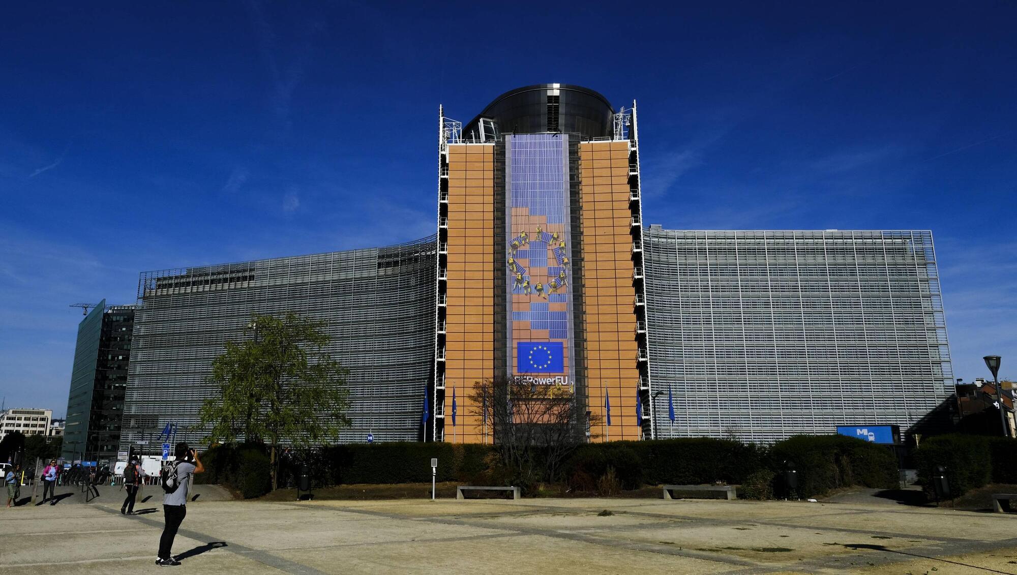 EU forecasts Irish GDP to rebound to 4% next year 