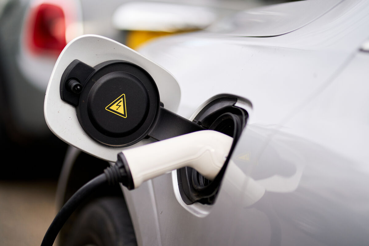 An AA survey that found only 10% of customers plan to go fully electric with their next car, h