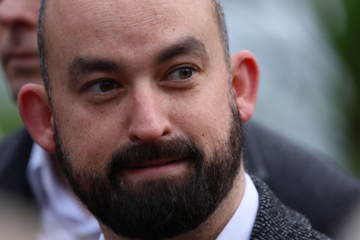 Eoin Hayes should resign his Dáil seat, according to a reader.