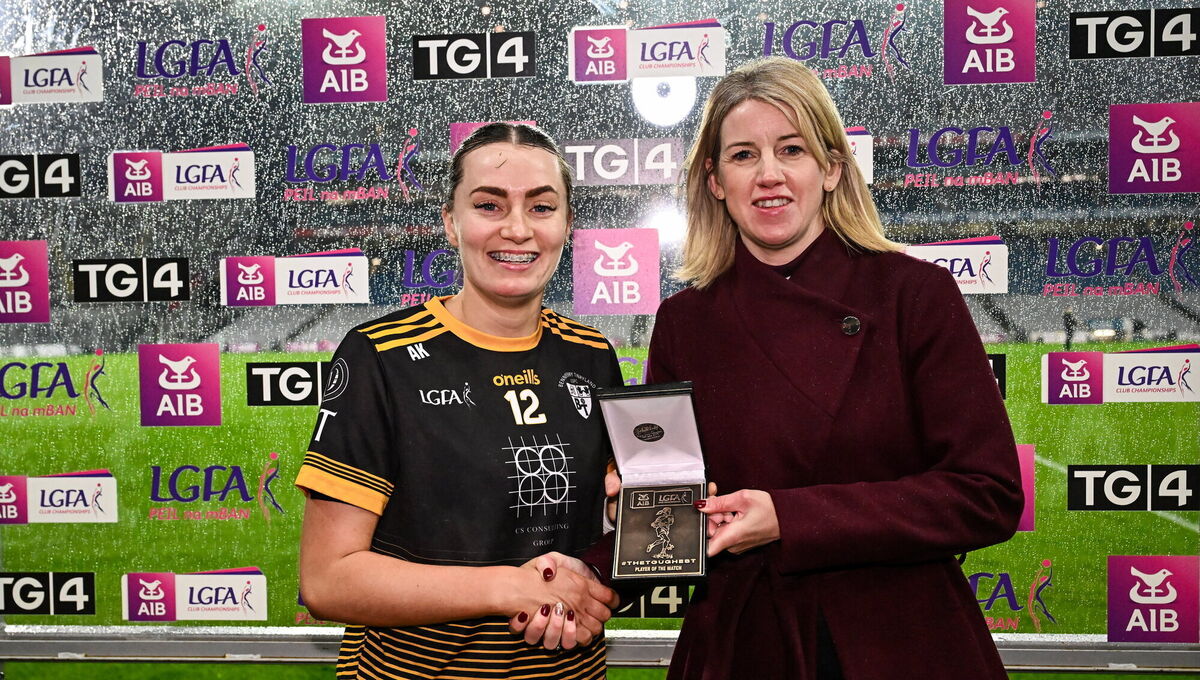 PLAYER OF THE MATCH: Leah Mullins of Bennekerry/Tinryland receives the AIB Player of the Match award from Aoife Wynne. Picture: Piaras Ó Mídheach/Sportsfile