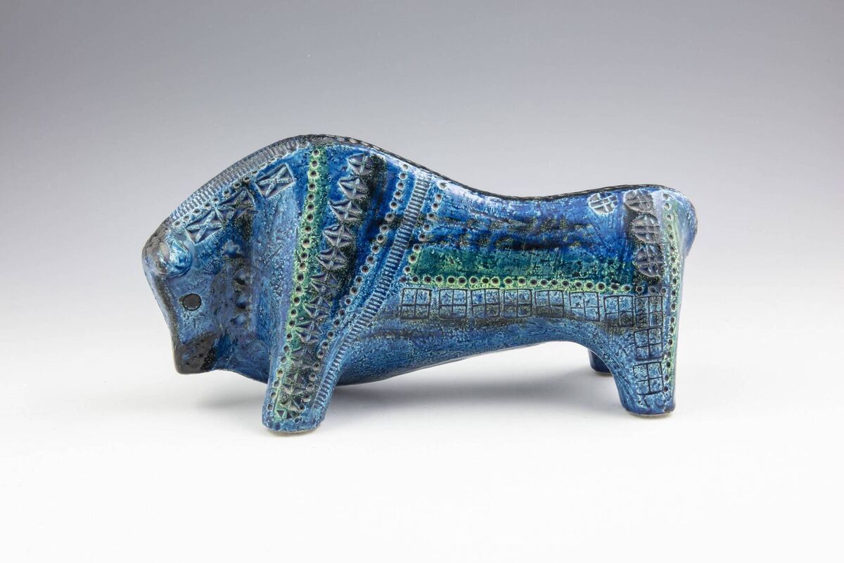 The prize bull for any collector of Bitossi by Aldo Londi in Rimini blue. Iconic Italian ceramics from the 1950s forward are drawing interest for 2025, with prices rising. 