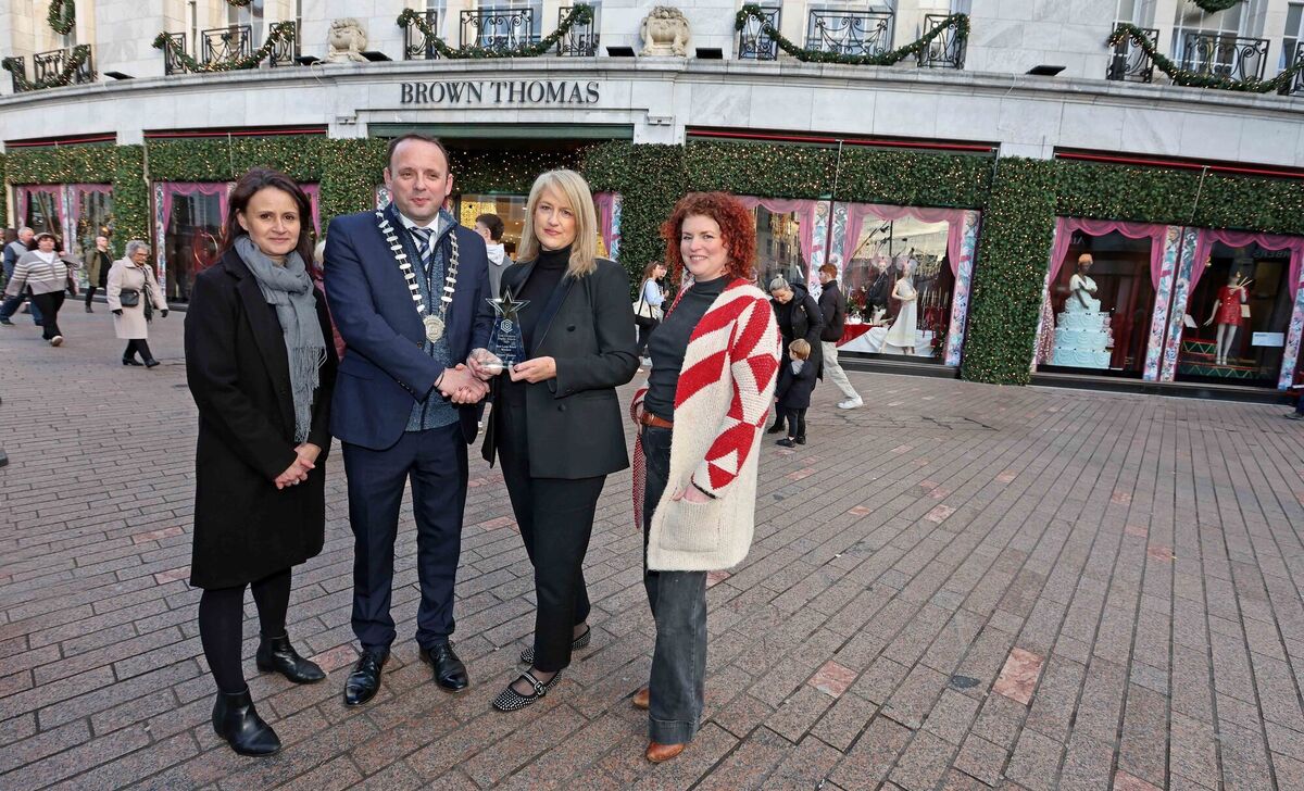 Pictured is Aaron Mansworth, President Cork Business Association, presenting the Best Large Retail Display award to Miriam Falhive, General Manager Brown Thomas Cork, on Patrick Street, also included are Cliona Barnes, Business & Communications Manager CBA and Lisa McCarthy, Spectrum Display & Lead Judge, during the Cork Business Association (CBA) inaugural Cork City Christmas Display competition winner presentations, on Patrick Street, Cork. Pictured is Aaron Mansworth, President Cork Business Association, presenting the Best Large Retail Display award to Miriam Falhive, General Manager Brown Thomas Cork, on Patrick Street, also included are Cliona Barnes, Business & Communications Manager CBA and Lisa McCarthy, Spectrum Display & Lead Judge, during the Cork Business Association (CBA) inaugural Cork City Christmas Display competition winner presentations, on Patrick Street, Cork.