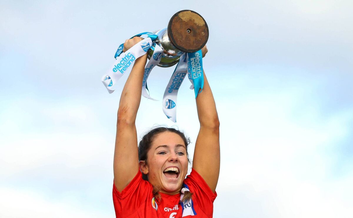 MTU Cork’s Saoirse McCarthy lifts The Purcell Cup.Pic: INPHO/Ryan Byrne