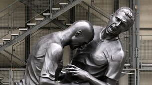 <p>A bronze sculpture displayed in front of the Centre Pompidou contemporary art center, aka Beaubourg. The sculpture immortalizes the "headbutt" given by Zinedine Zidane to Marco Materazzi during the World Cup final in 2006</p>