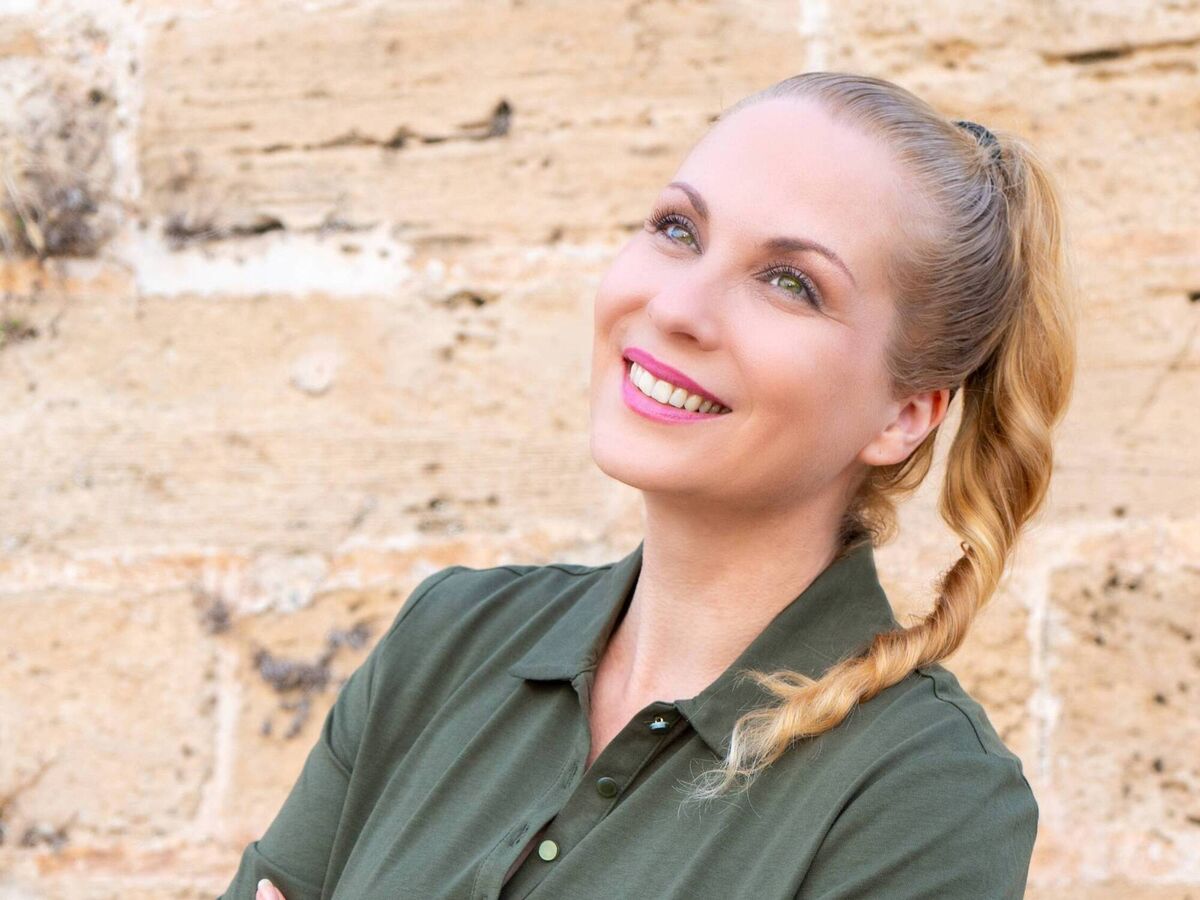 Dr Julia F Christensen: As our heads start nodding and feet start tapping to the rhythm, a cascade of hormones and neurotransmitters are released Dr Julia F Christensen: As our heads start nodding and feet start tapping to the rhythm, a cascade of hormones and neurotransmitters are released