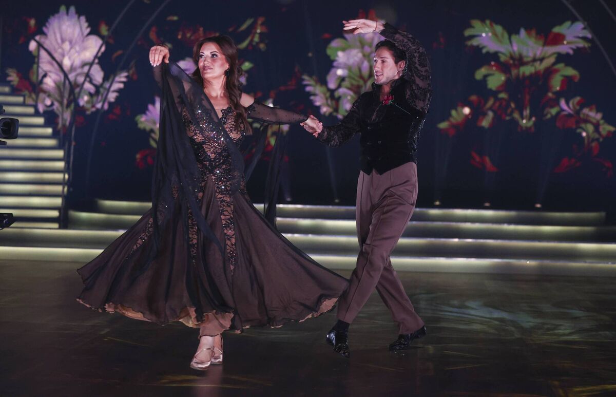 TV Presenter Elaine Crowley with professional dancer Denys Samson. Picture: Kyran O’Brien/kobpix TV Presenter Elaine Crowley with professional dancer Denys Samson. Picture: Kyran O’Brien/kobpix