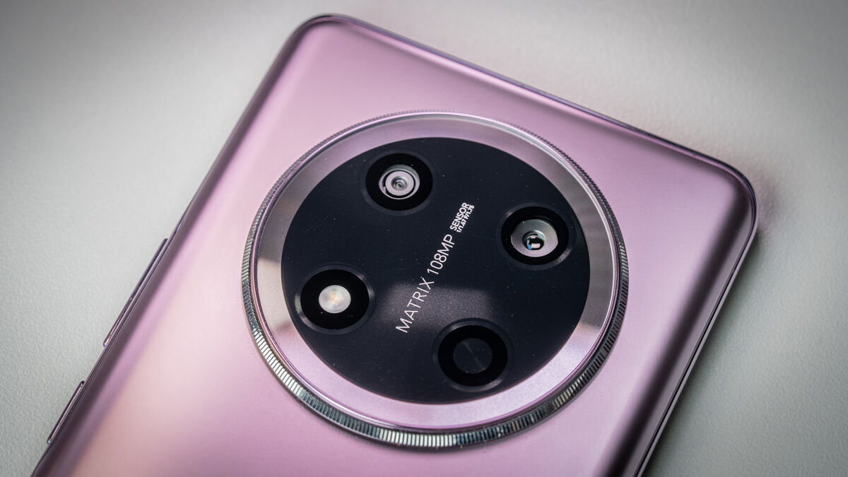 The Honor Magic7 Lite sports a 108MP camera featuring a 1/1.67 large sensor. Picture: Noel Campion. The Honor Magic7 Lite sports a 108MP camera featuring a 1/1.67 large sensor. Picture: Noel Campion.