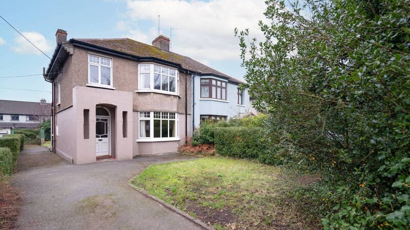 Semi-d puts the Cross in Cross Douglas Road 