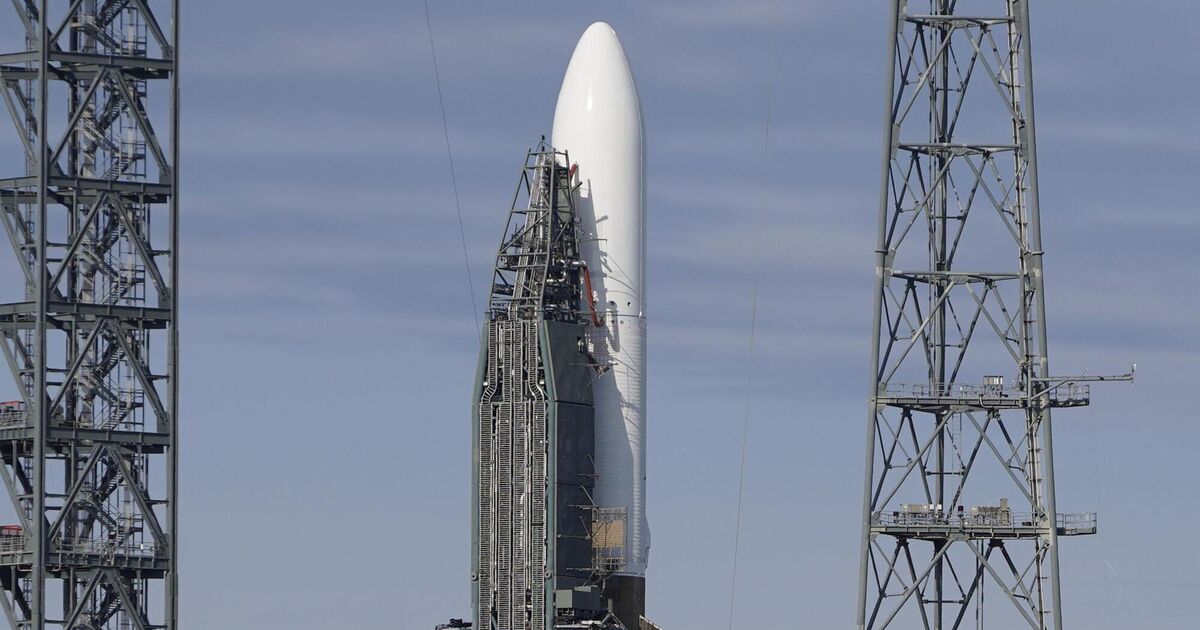Jeff Bezos' Blue Origin faces last-minute delays in debut New Glenn ...