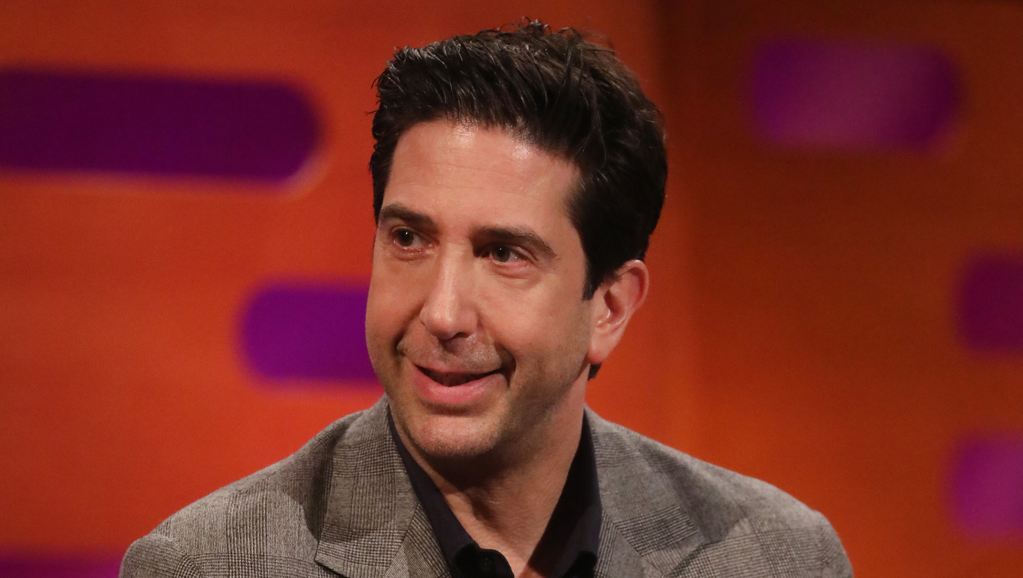 David Schwimmer says he served Rod Stewart divorce papers