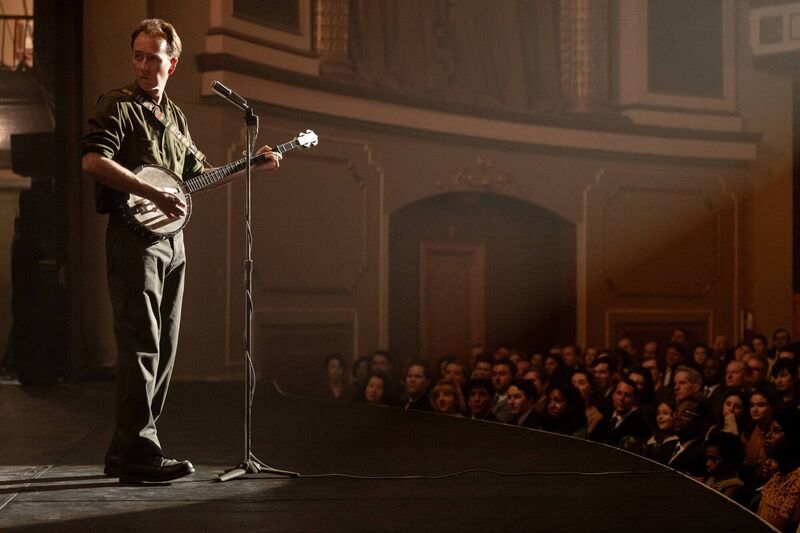 Ed Norton as Pete Seeger in A Complete Unknown. 