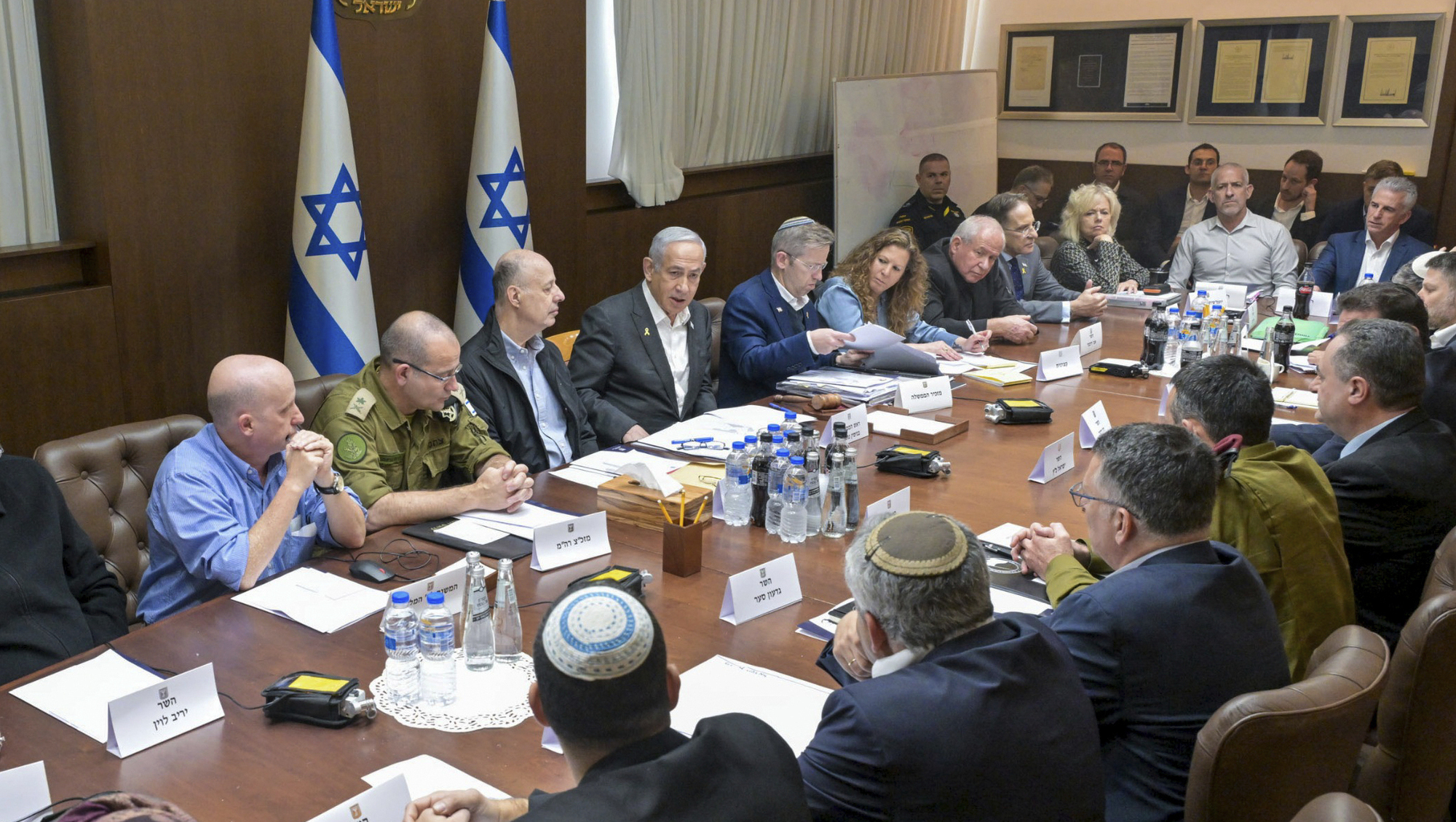 Israel security cabinet approves Gaza ceasefire agreement