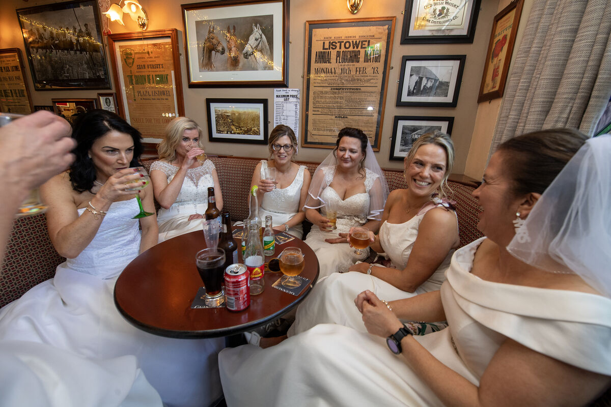 The brides gathered in the New Kingdom Bar, Listowel, during the anniversary celebration in aid of the Adapt Kerry Women’s Refuge. Picture: Domnick Walsh The brides gathered in the New Kingdom Bar, Listowel, during the anniversary celebration in aid of the Adapt Kerry Women’s Refuge. Picture: Domnick Walsh