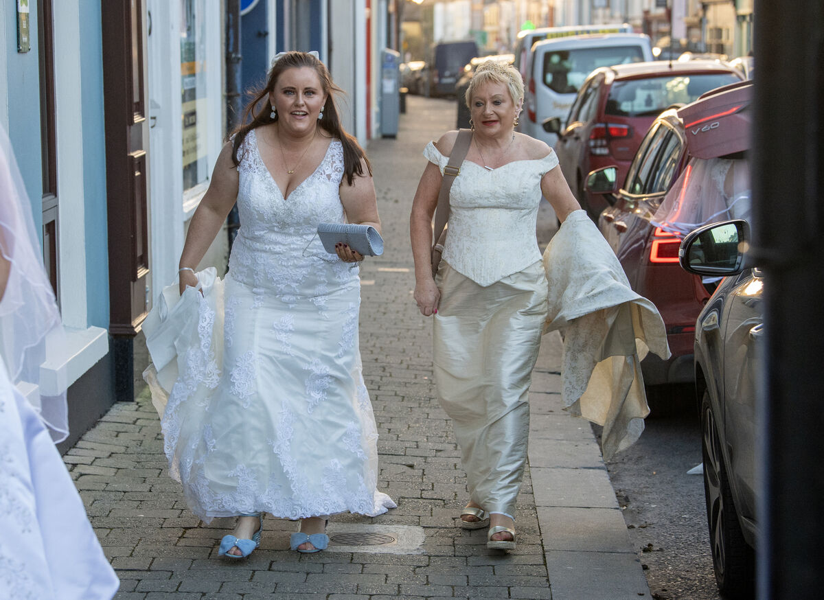 Cara Quinn and Trish Brogan making their way to the Finesse Bridal Wear 25th anniversary celebration in aid of the Adapt Kerry Women’s Refuge in Listowel. Picture: Domnick Walsh Cara Quinn and Trish Brogan making their way to the Finesse Bridal Wear 25th anniversary celebration in aid of the Adapt Kerry Women’s Refuge in Listowel. Picture: Domnick Walsh