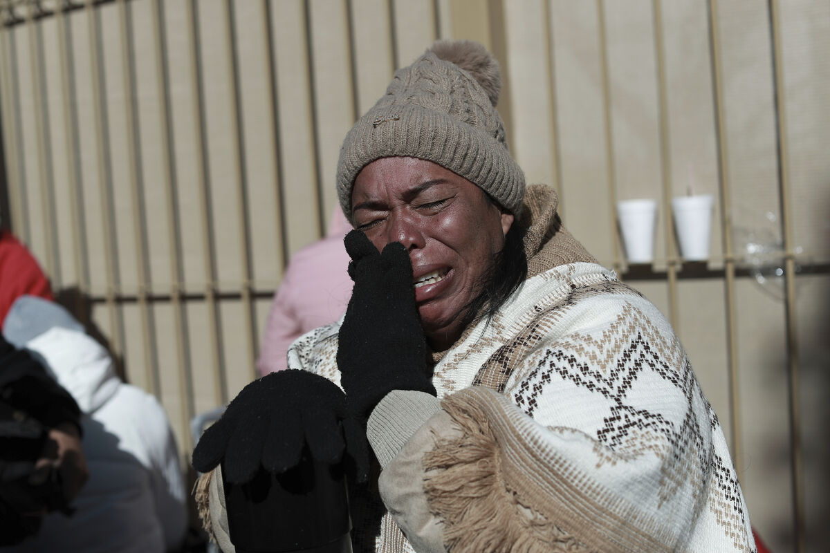 Colombian migrant Margelis Tinoco, 48, cries after her CBP One appointment was cancelled at the Paso del Norte international bridge in Ciudad Juarez, Mexico, on the border on, the inauguration day of Donald Trump. Picture: AP Photo/Christian Chavez) Colombian migrant Margelis Tinoco, 48, cries after her CBP One appointment was cancelled at the Paso del Norte international bridge in Ciudad Juarez, Mexico, on the border on, the inauguration day of Donald Trump. Picture: AP Photo/Christian Chavez)