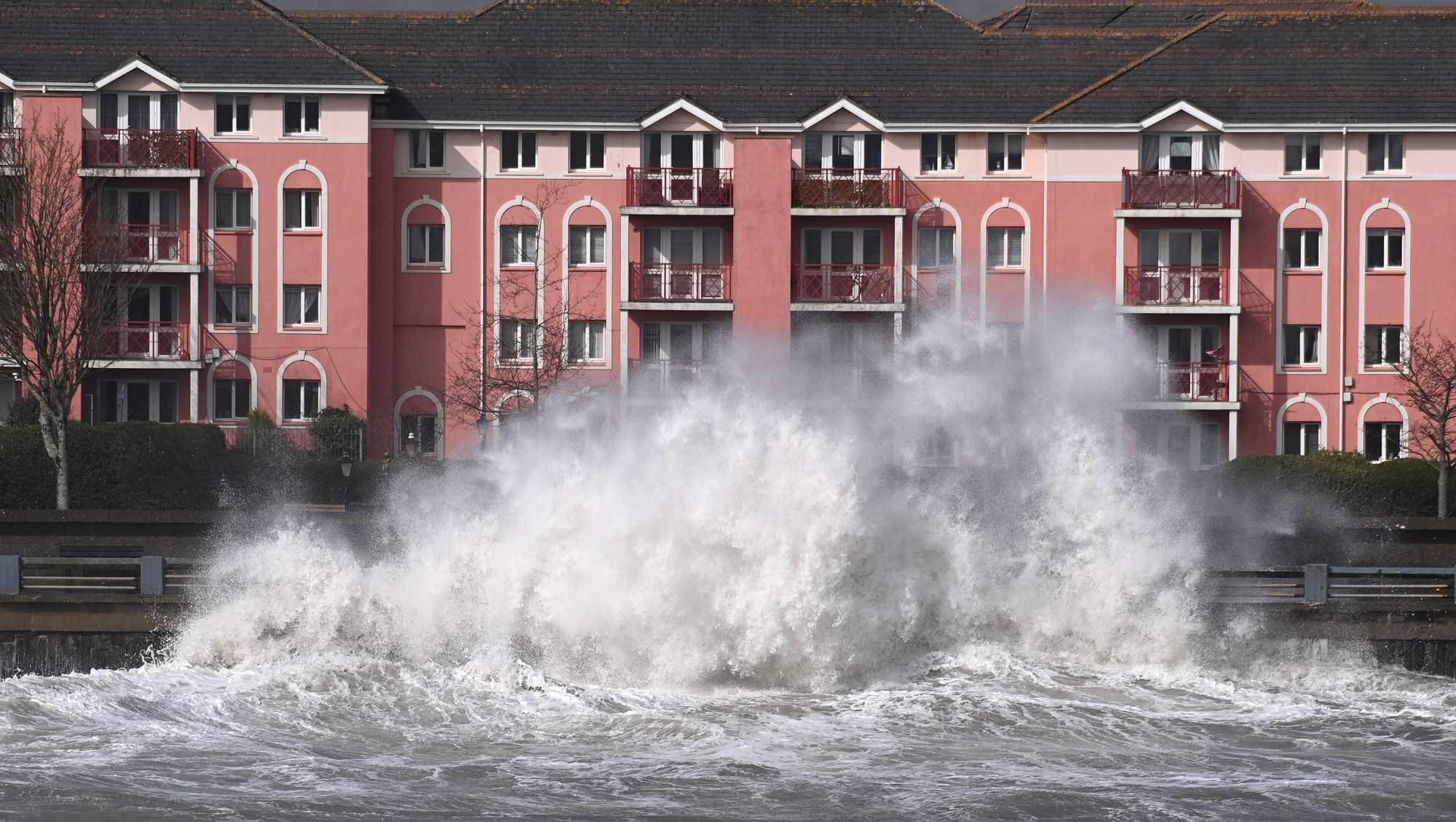 Storm Éowyn to bring 'damaging' gusts and disruption to Ireland this week 
