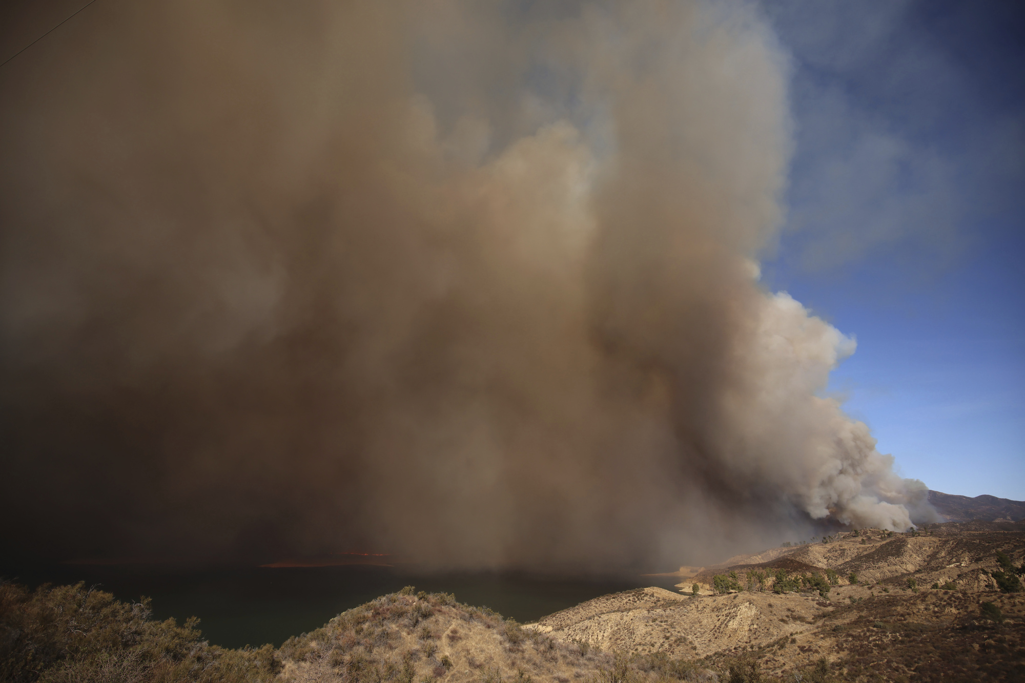 Evacuations ordered as new wildfire threatens homes north of Los Angeles