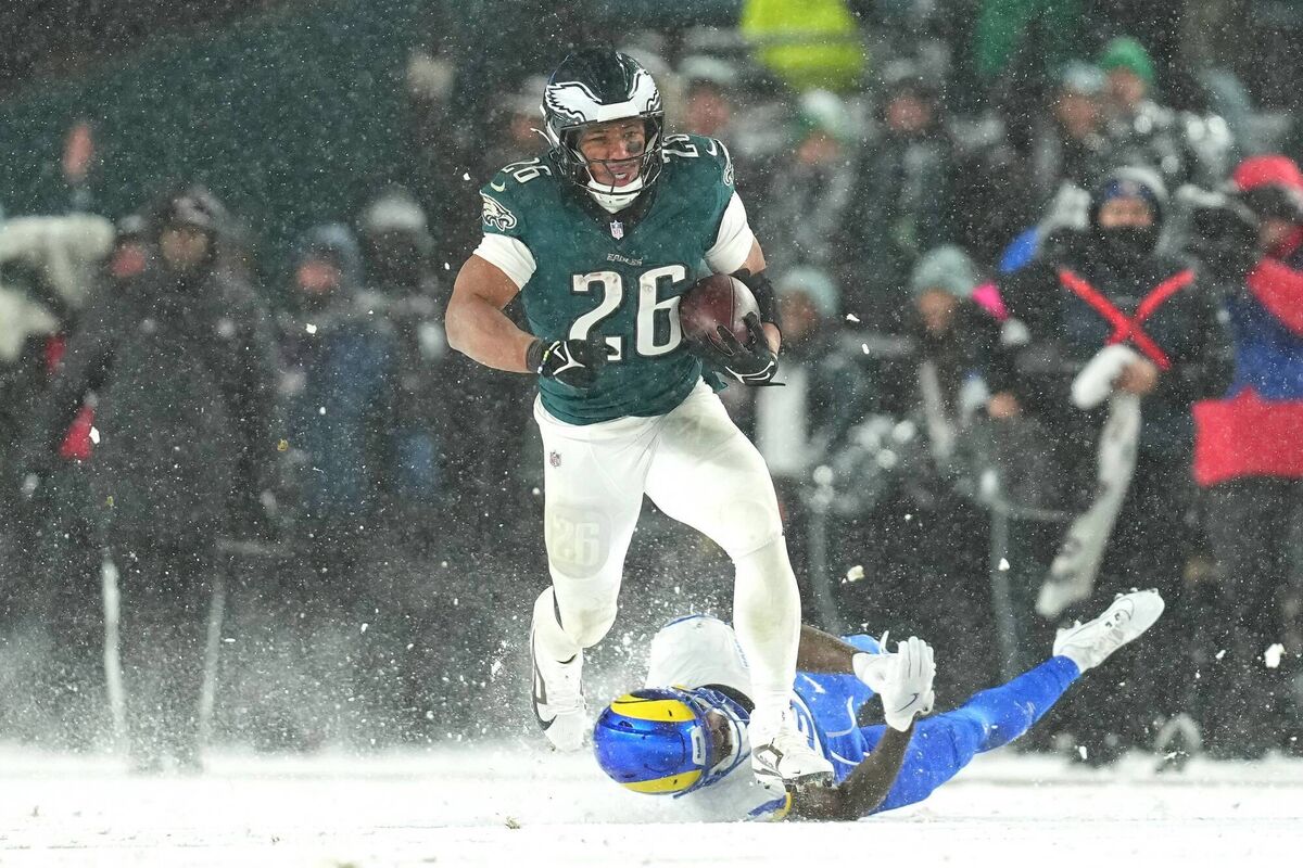 Saquon Barkley #26 of the Philadelphia Eagles runs the ball for a 78-yard touchdown against the Los Angeles Rams. Pic: Mitchell Leff/Getty Images