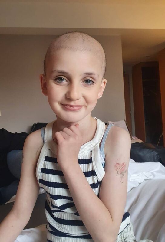 Following intensive treatment 300km away from home, Lily’s health declined, and she began to approach the end of her life.