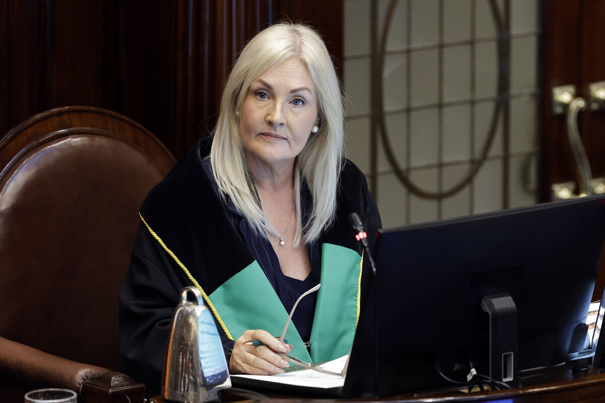 Ceann Comhairle, Verona Murphy.