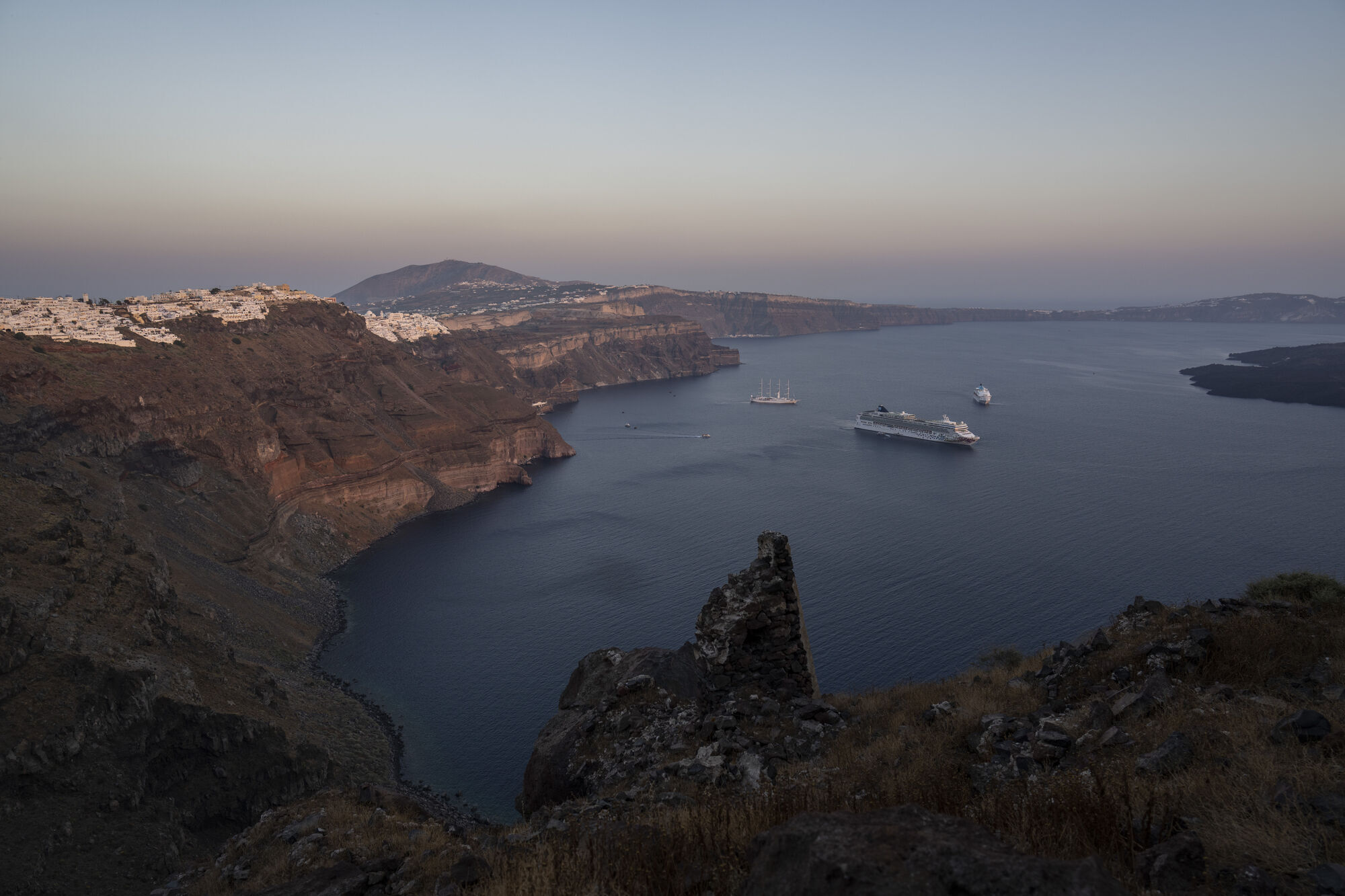 Emergency crews deployed on Santorini amid ‘earthquake swarm’ fears