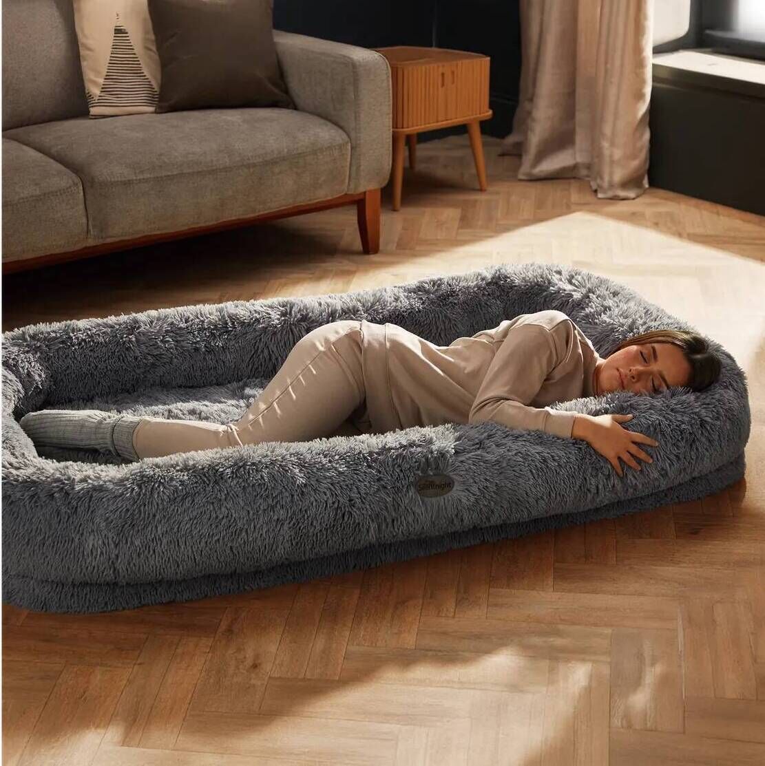 Some promotional pictures don’t even have dogs in them