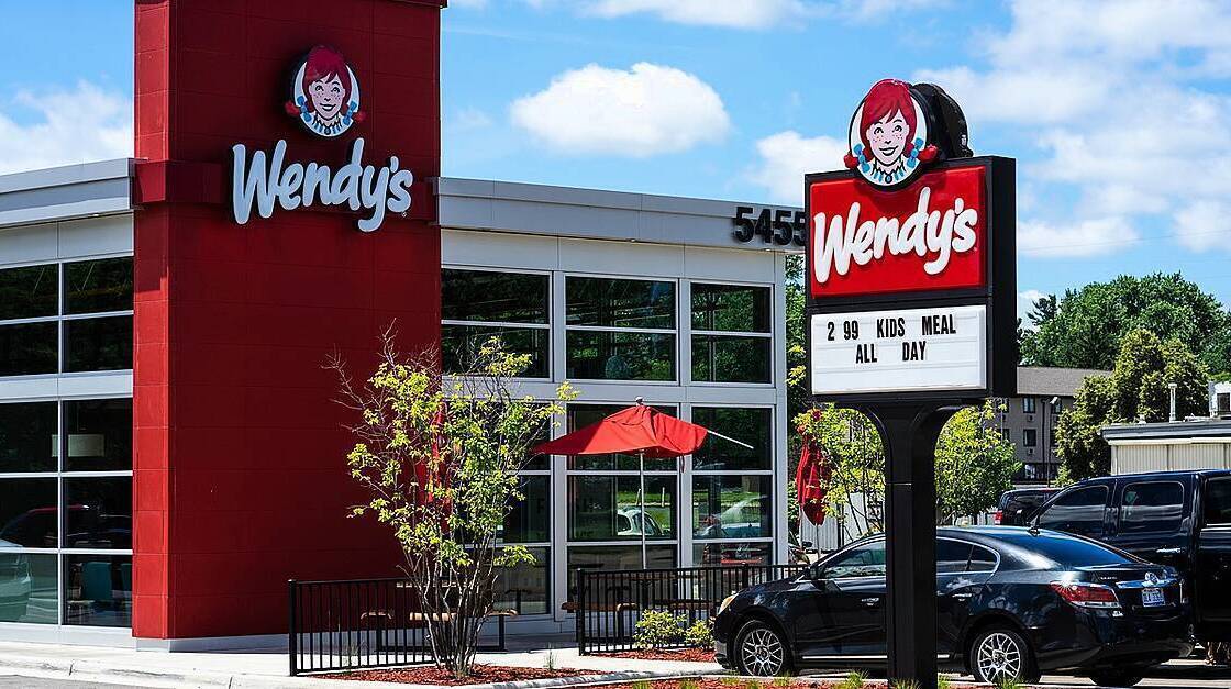 Irish service station chain Corrib Oil is bringing the quick-service restaurant franchise Wendy’s to Ireland, opening ten Wendy’s outlets by 2027, creating up to 300 new jobs.