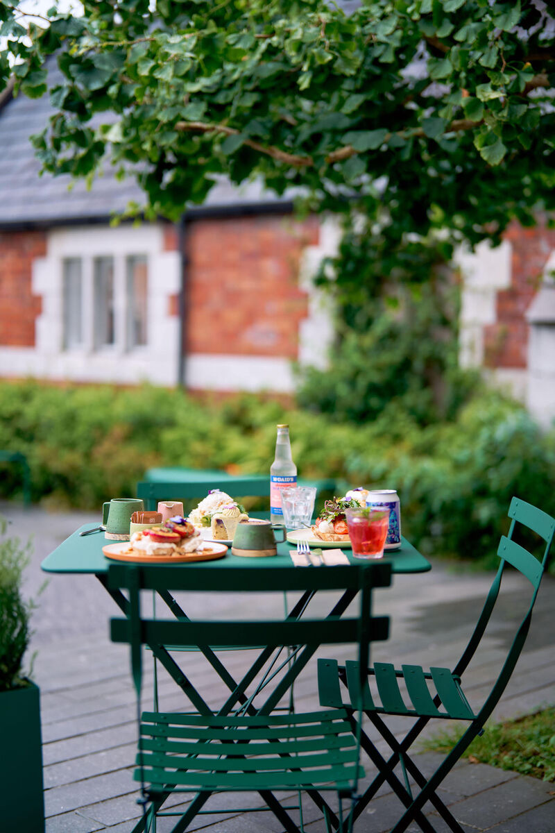 Over the course of several visits in the last six months, we have always sat outside on the plaza, a combination of tree cover, parasols and appropriate clothing ensuring we were content through all sorts of weather and super service also makes a big difference.