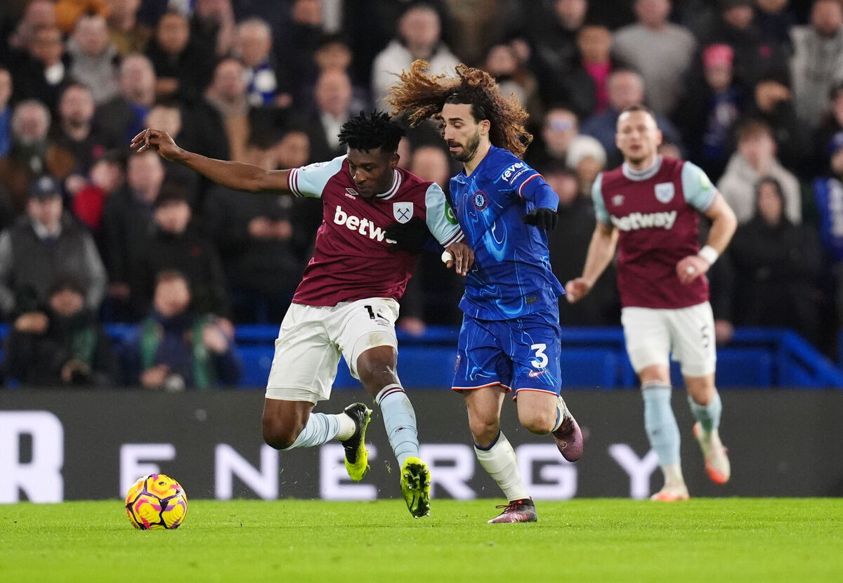 West Ham United's Mohammed Kudus and Chelsea's Marc Cucurella battle for the ball. Pic: John Walton/PA Wire.
