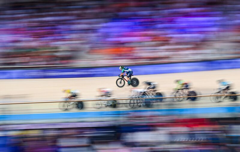 Gillespie, centre, during the women's omnium tempo race at the Saint-Quentin-en-Yvelines National Velodrome during the 2024 Paris Summer Olympic Games in Paris