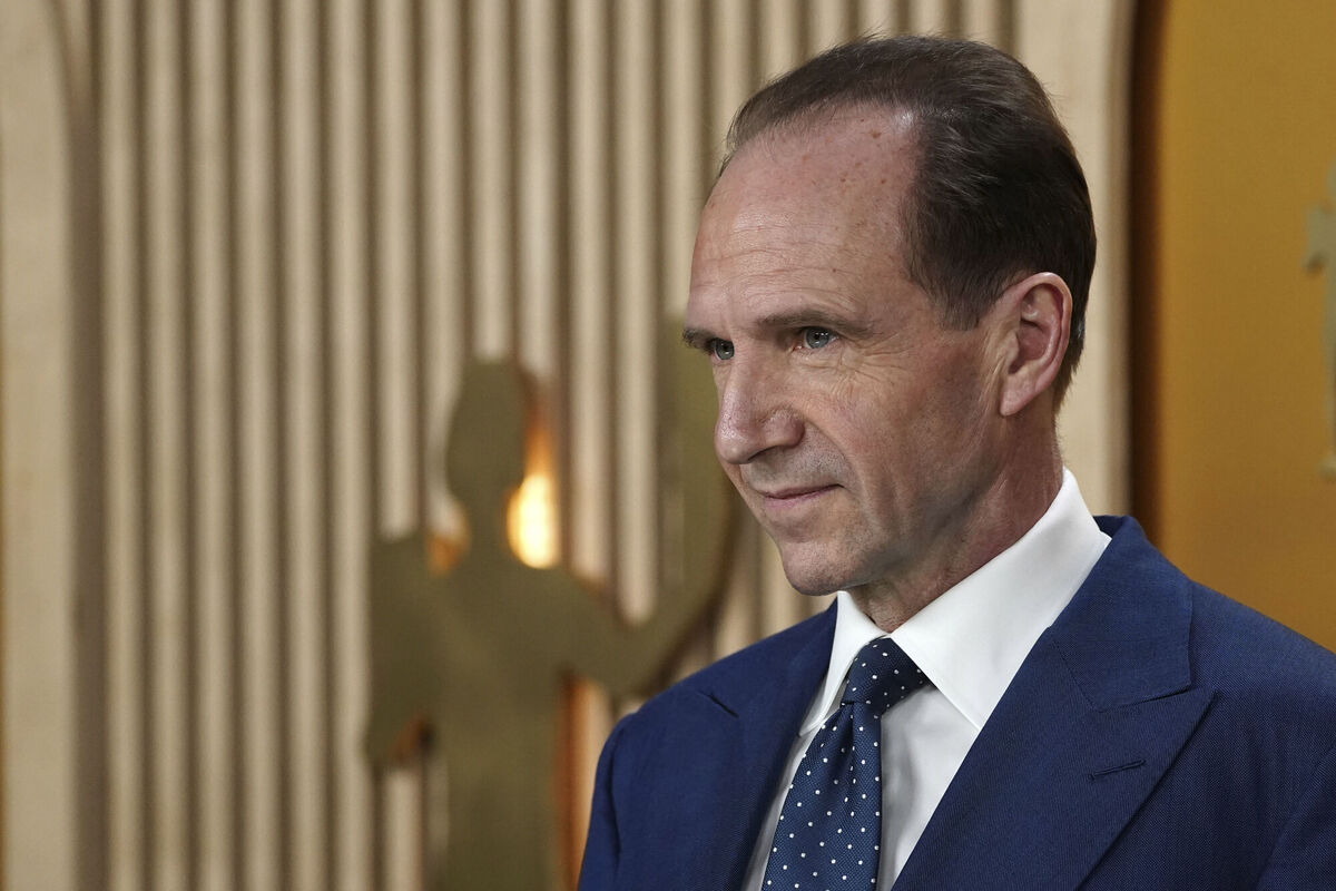 Ralph Fiennes at the 31st annual Screen Actors Guild Awards on Sunday. Photo: Jordan Strauss/Invision/AP Ralph Fiennes at the 31st annual Screen Actors Guild Awards on Sunday. Photo: Jordan Strauss/Invision/AP
