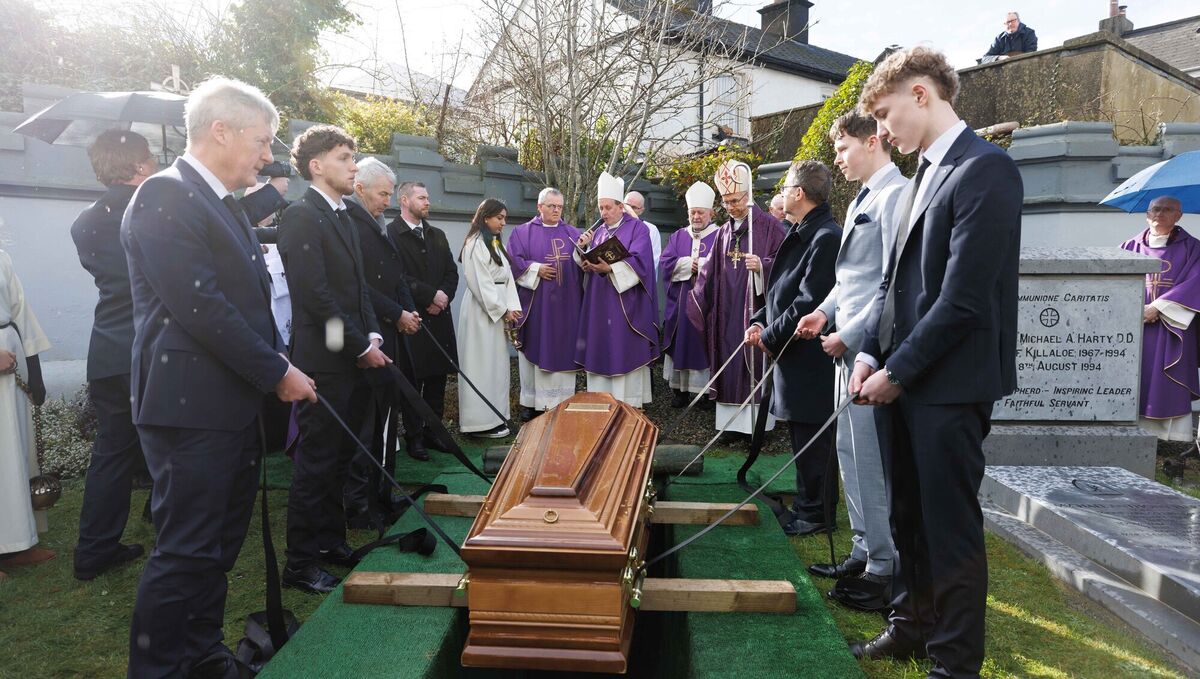 Bishop Ger Nash, diocese of Ferns, blesses the coffin along with Fr Tom Ryan and Bishop Fintan Monahan after the funeral Mass. Picture: Eamon Ward Bishop Ger Nash, diocese of Ferns, blesses the coffin along with Fr Tom Ryan and Bishop Fintan Monahan after the funeral Mass. Picture: Eamon Ward