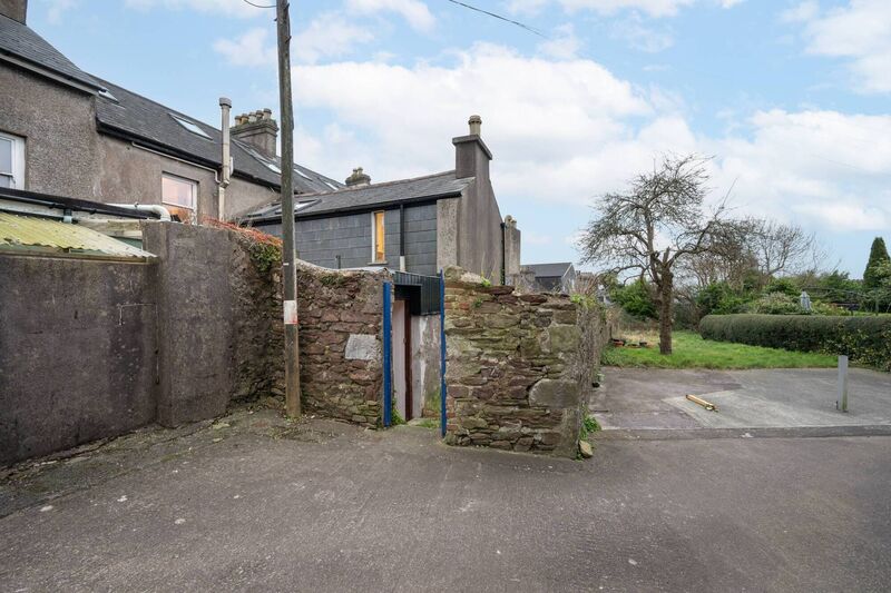 Lisadell backs onto a quiet cul de sac called City View Lisadell backs onto a quiet cul de sac called City View