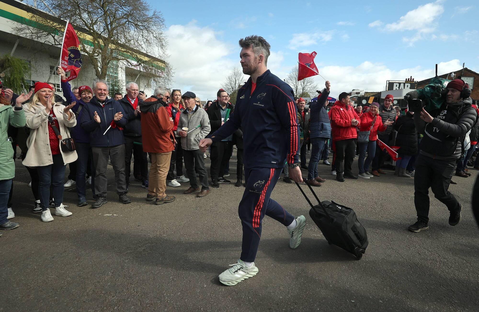 Ronan O'Gara: If I’m Clayton McMillan, I’m not letting Peter O'Mahony walk without a chat 