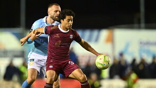 <p>Moses Dyer of Galway United in action against Ryan McLaughlin of St Patrick's Athletic. Pic: Piaras Ó Mídheach/Sportsfile</p>