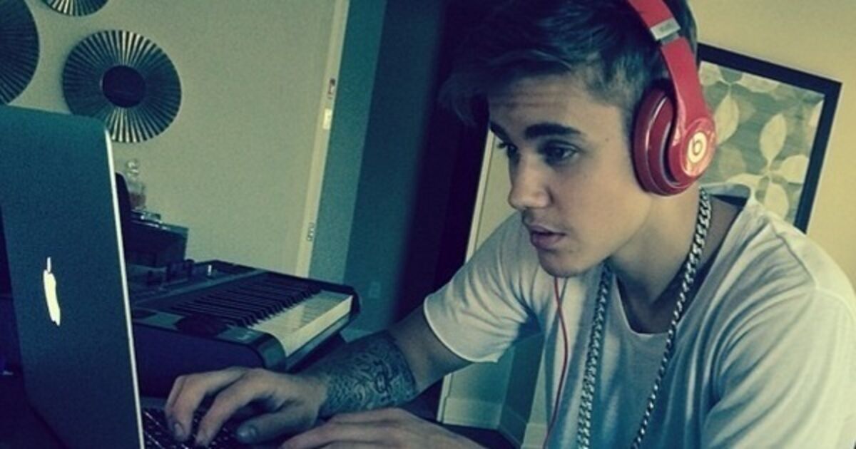 Linux Bieber Bieber gets out the XBox at Pastor's nightclub party